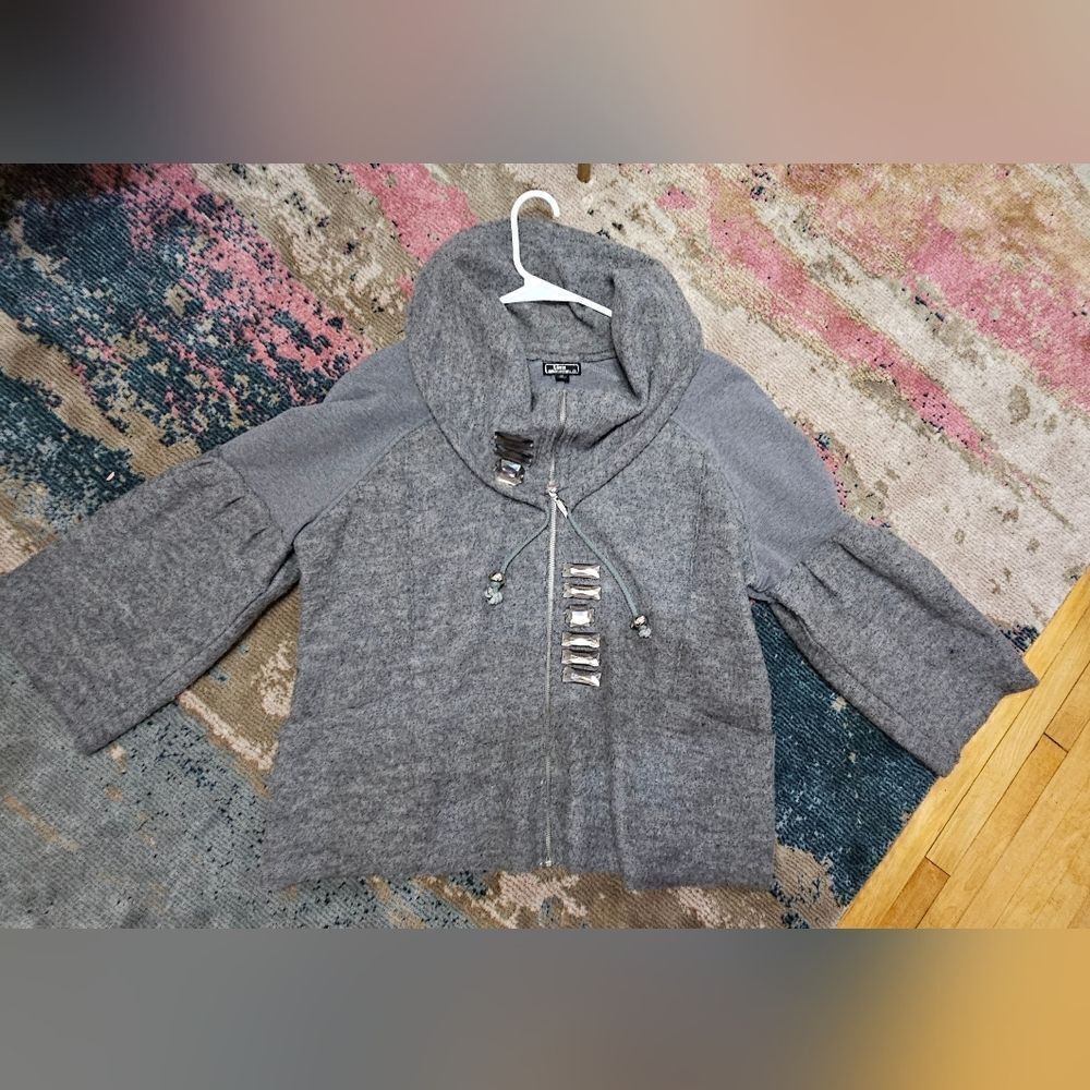 Cowl neck sweater/sweatshirt zip up with jewels. Sz xl like new!